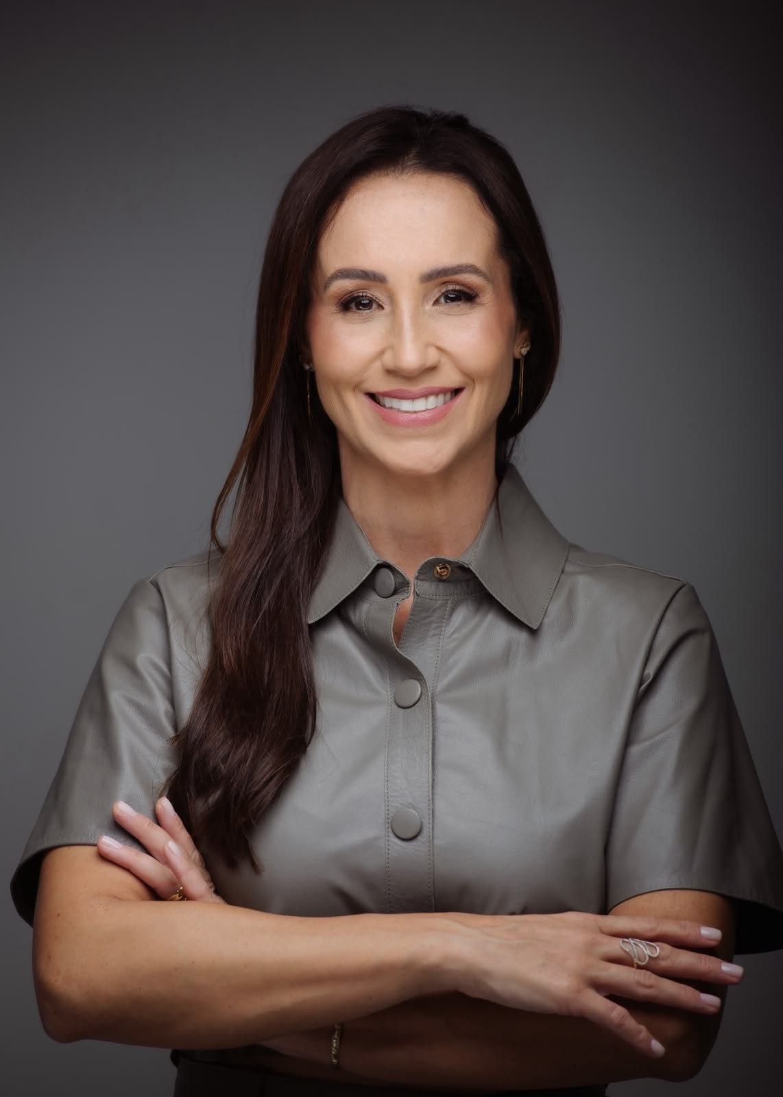 Retrato de Sabrina Prado, fisioterapeuta há mais de 20 anos